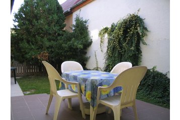 Hungría Privát Eger, Exterior